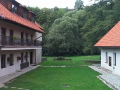  - hotely, pensiony | hportal.cz